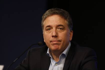 NICOLAS DUJOVNE MINISTRO DE HACIENDA EN CONFERENCIA DE PRENSA foto: RICARDO PRISTUPLUK