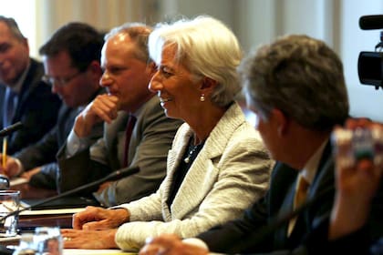 Nicolas Dujovne y Christine Lagarde reunidos en Washington