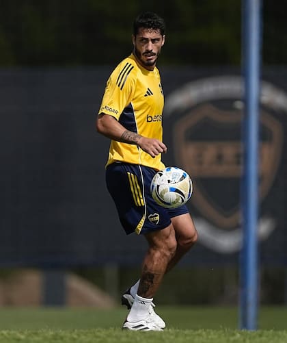 Nicolás Figal convirtió uno de los goles de Boca en el último partido ante un equipo paraguayo