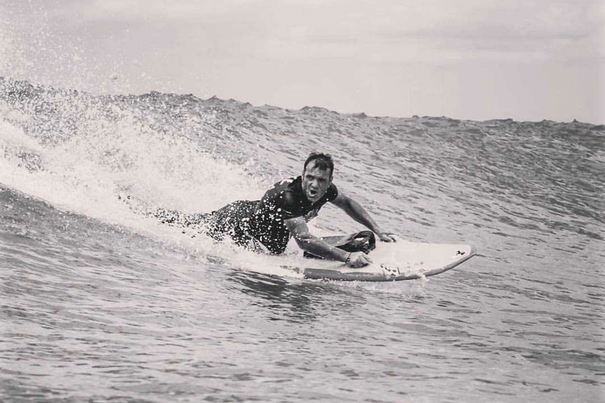 Nicolás Gallegos, uno de los representantes argentinos del surf adaptado