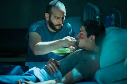 Nicolás García Hume y Chino Darín, en El reino
