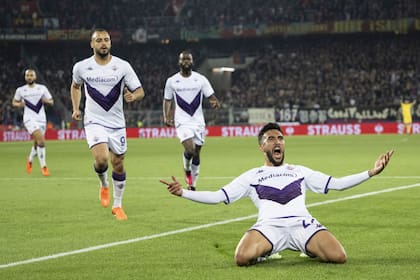 Nicolás González marcó dos goles en el 3-1 de Fiorentina sobre Basilea, en Suiza, que llevó al equipo italiano a la final de la Conference League.