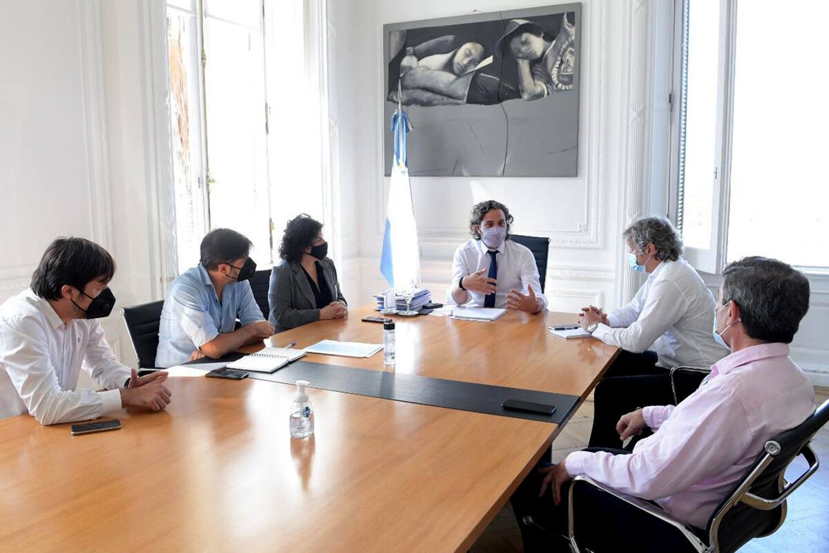 Nicolás Kreplak, Carlos Bianco, Carla Vizzotti, Santiago Cafiero, Felipe Miguel y Fernán Quirós, reunidos en la Casa Rosada para definir las nuevas restricciones por la pandemia de coronavirus