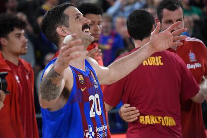 Nicolas Laprovittola al finalizar el partido entre FC Barcelona y FC Bayern Munich, correspondiente al quinto partido de los cuartos de final de la Euroliga, disputado en el Palau Blaugrana, el 03 de mayo de 2022, en Barcelona, España. (Foto de Noelia Deniz/Urbanandsport/NurPhoto vía Getty Images)