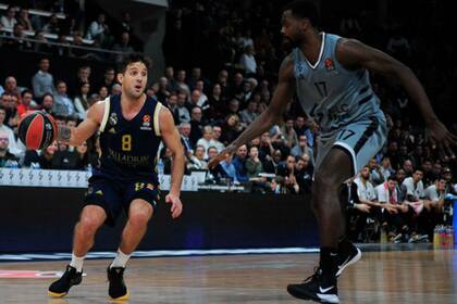 Nicolás Laprovittola fue clave en el segundo cuarto en Real Madrid, que lleva 12 victorias seguidas en el torneo