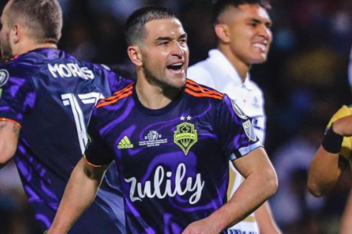 Nicolás Lodeiro celebra los goles que le dieron el empate a Seattle en Ciudad Universitaria.