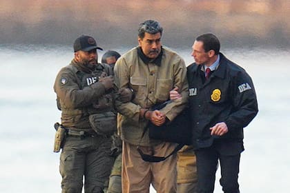 Nicolas Maduro es trasladado desde el helicóptero hasta la Corte del Distrito Sur de Nueva York