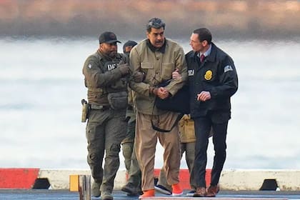 Nicolás Maduro fue acompañado por agentes de la DEA a una prisión en Nueva York (Getty Images)