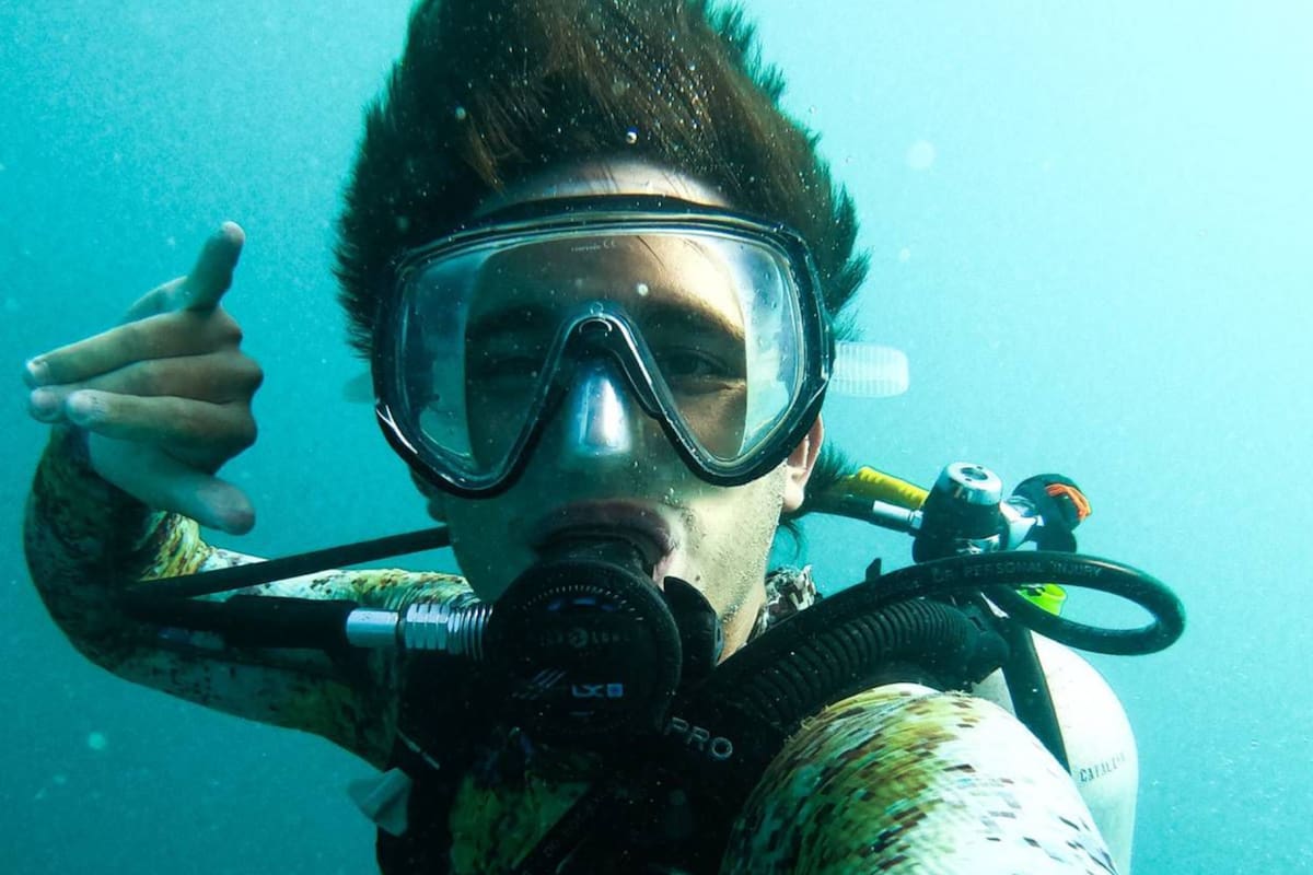 Nicolás Marin es un fotógrafo argentino de 22 años que, además de asombrar al mundo con sus imágenes, es un férreo defensor de los ecosistemas marinos