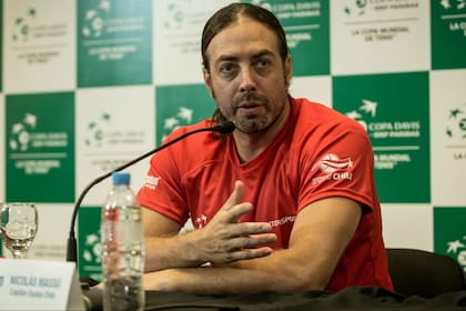 Nicolás Massú, capitán del equipo chileno de Copa Davis y, ahora también, coach de Fran Cerúndolo