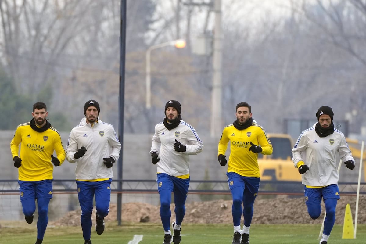 Nicolás Orsini, Carlos Izquierdoz, Darío Benedetto, Eduardo Salvio y Nicolás Figal, en la vuelta al trabajo de Boca