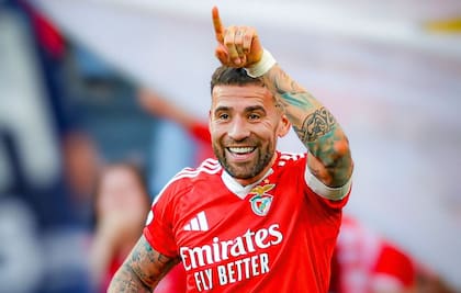 Nicolás Otamendi, campeón del mundo con la selección argentina en Qatar 2022, tiene actividad en Benfica este sábado 3 de enero