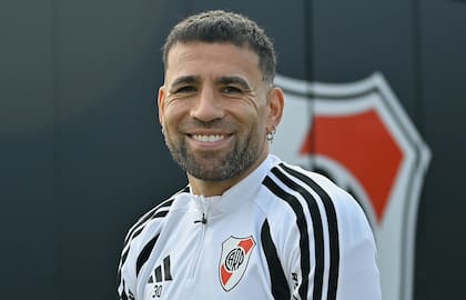 Nicolás Otamendi, en su primer entrenamiento con River: el defensor central cumple un viejo sueño