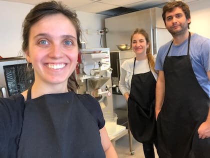 Nicolás pensó junto a su hermana, abogada y pastelera y su novia, Victoria Aschero, nutricionista un proyecto al que le estuvieron dando vueltas en varios asados y reuniones familiares.