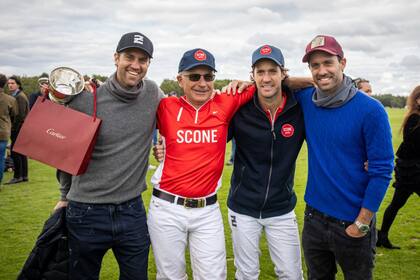 Nicolás Pieres y el patrón David Paradice, junto con Gonzalito y Facundo Pieres