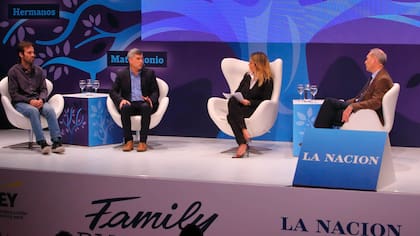 Nicolás Pimitel (+ Castro), Daniel Dimare (Rasti), Carla Quiroga (LA NACION) y Darío Ribaudo (Supervielle)