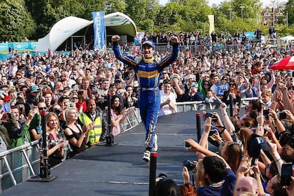 Nicolas Prost se quedó con la primera victoria en la Fórmula E