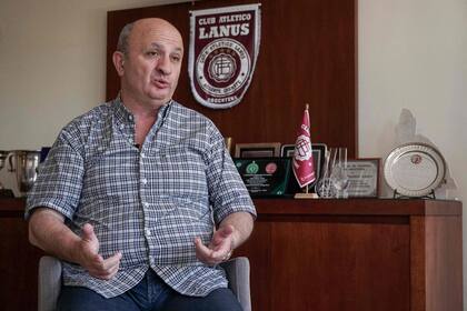 Nicolás Russo, presidente de Lanús, dijo que a principios de agosto volverán los entrenamientos y el torneo arrancará en septiembre