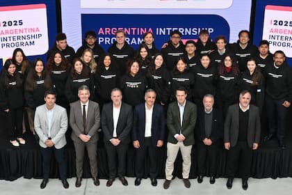 Nicolás Schlichter (Franuí); Andrea Previtali (Tenaris Cono Sur); Javier Martínez Álvarez (Grupo Techint); Marcos Bulgheroni (PAE); Hugo Eurnekian (CGC); Gustavo Galambos (Honeywell Argentina) y Leonardo Deccechis (Aconcagua Energía y Servicios)