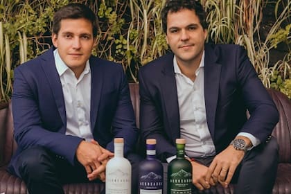 Nicolás Sierra y Joaquín Villafañe, los socios fundadores de Aconcagua gin