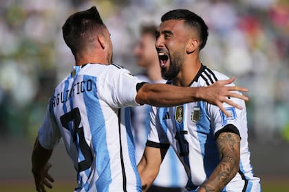 Nicolás Tagliafico y Nicolás González se encuentran en el festejo: aportaron un gol cada uno en el 3-0 de la selección