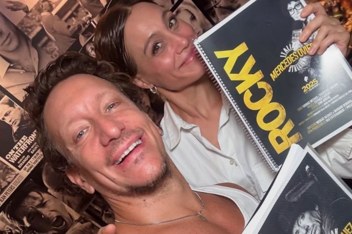 Nicolás Vázquez y Mercedes Oviedo fueron captados muy acaramelados en un bar