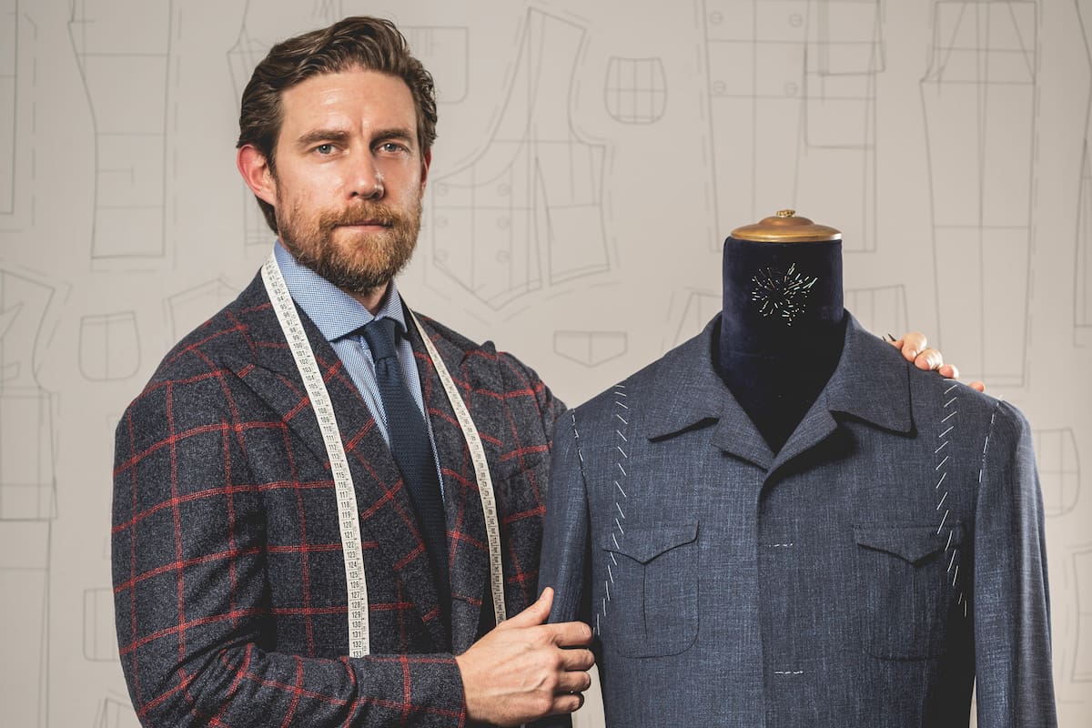 Nicolás Zaffora vende sus trajes en el exterior