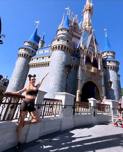 Nicole a puro disfrute en Disney (Foto: Instagram/@nikitaneumannoficial)