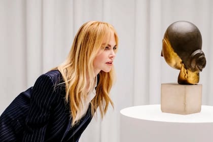 Nicole Kidman, cara a cara con la obra de Brancusi