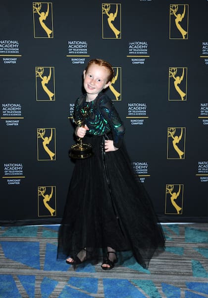 Nicole Rodríguez, la hija de Natalia Denegri, con su premio Emmy