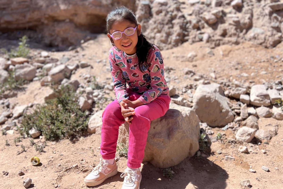 Nicole tiene 6 años y está en segundo grado de la escuela, a la que asiste con una maestra integradora