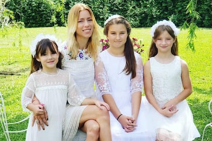 Nicole y sus hijas Sienna, Allegra e Indiana