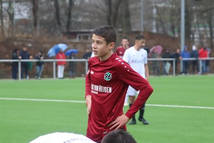 Nicoló Tresoldi en las juveniles de Hannover 96 de Alemania