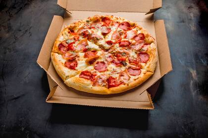 Nigeria: acusan a millonarios de pedir pizza en Londres para que se las lleven en avión