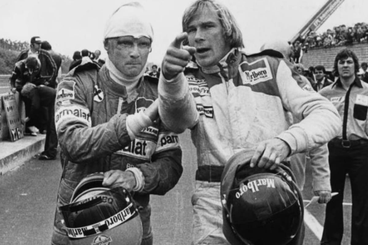 Niki Lauda y James Hunt, protagonistas de la rocambolesca definición del campeonato de la Fórmula 1 en 1976; dos personalidades opuestas y una mismo respeto y admiración