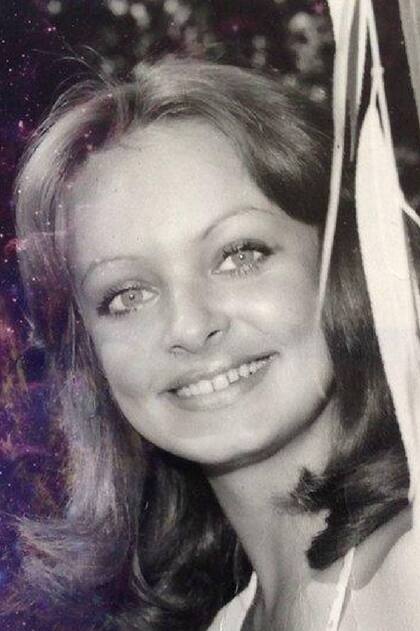 Nikki modelando en 1975