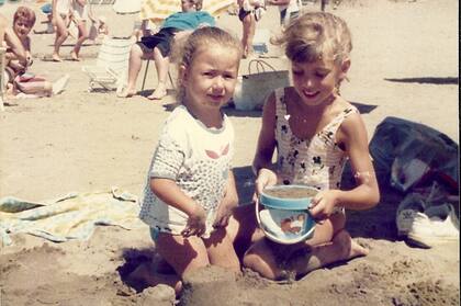 Niñas inquietas: Dani y su hermana.