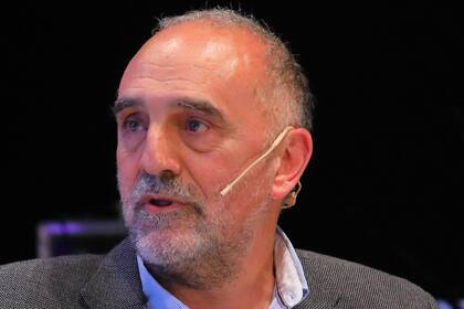 Ninguna crisis se compara con el repentino fallecimiento del líder, que también es padre, hermano o marido; seguir hacia delante a pesar del dolor es el objetivo