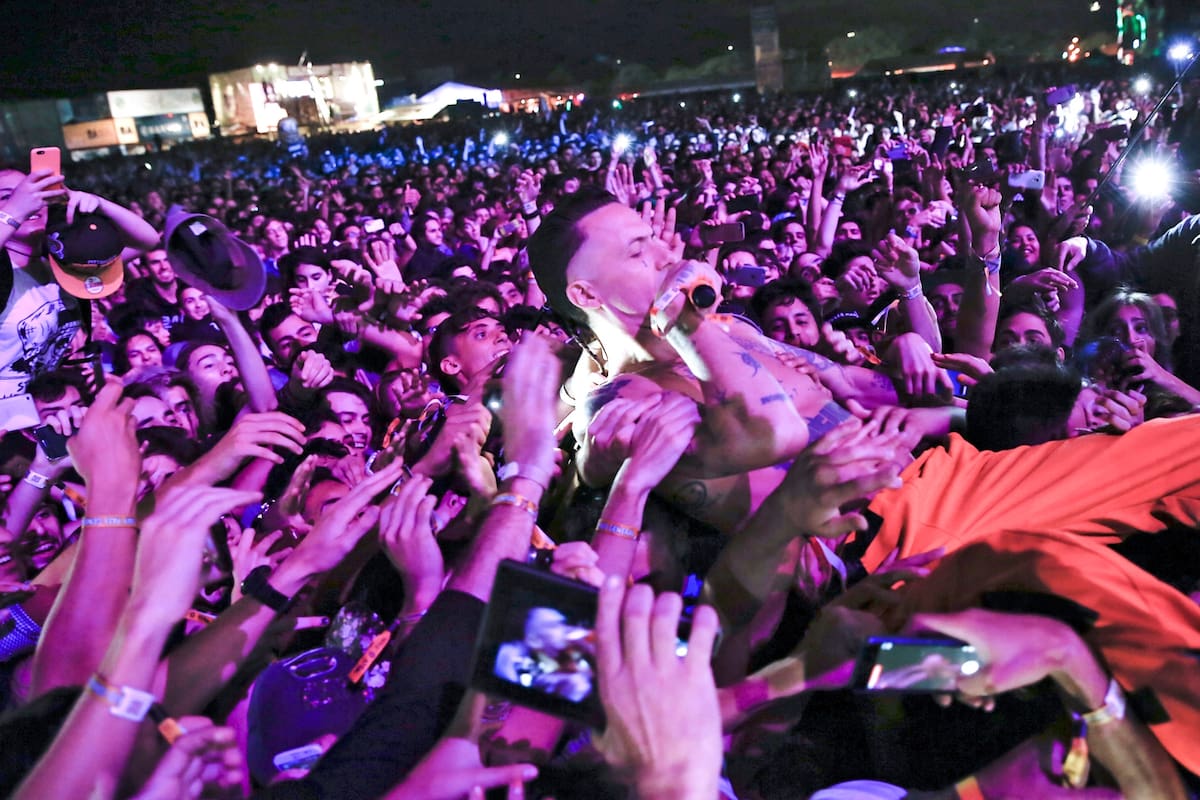 Ninja de Die Antwoord a pleno mosh