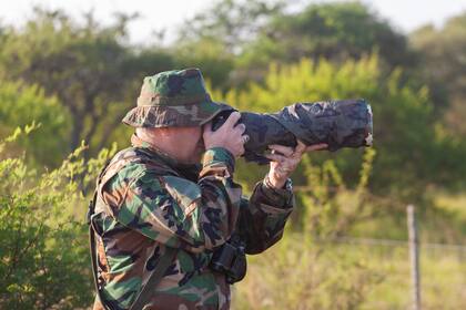 Nino Ancherama se camufla para pasar desapercibido.