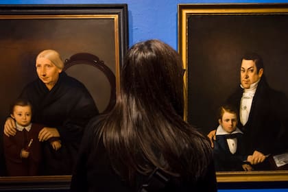 Niños con cara seria y vestidos para la ocasión, bajo la lupa de grandes artistas