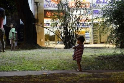 Niños, niñas y adolescentes de comunidades indígenas en situación de calle en la ciudad de Posadas. Gentileza: www.misionesonline.net