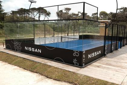 Nissan construyó una cancha de pádel profesional abierta al público en su espacio de Cariló