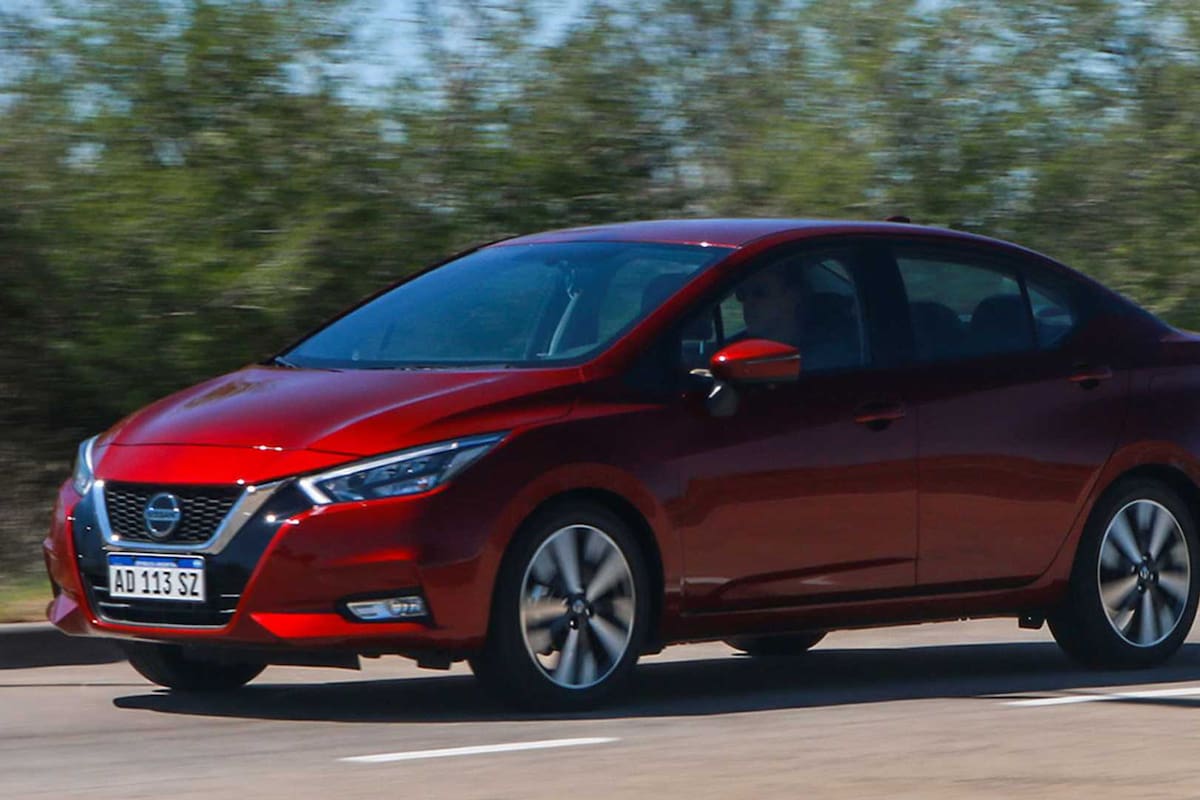 Nissan Versa, uno de los modelos que la marca japonesa trae desde México al mercado local