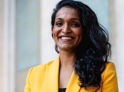 Nithya Raman anunció recientemente su postulación a la alcaldía de Los Ángeles