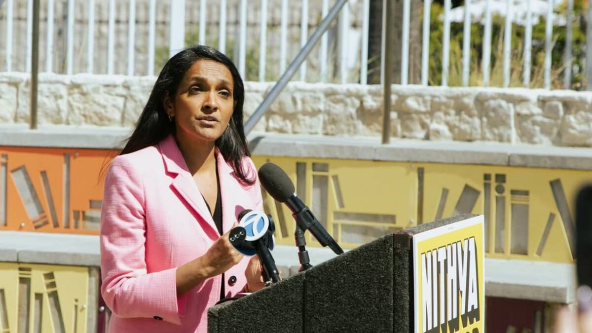 La “Mamdani” de Los Ángeles: Nithya Raman, exaliada de Karen Bass, entra en la carrera por la alcaldía