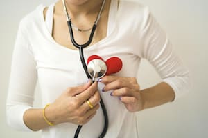 Niveles elevados de colesterol en la sangre pueden aumentar el riesgo de enfermedades cardiovasculares