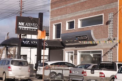 El NK Ateneo está en el centro de Río Gallegos, donde funcionaba el diario de Rudy Ulloa