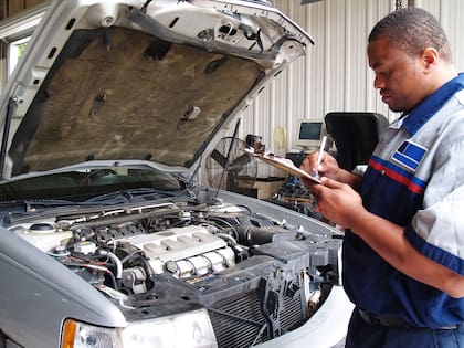 No apagar el motor inmediatamente permite que se reacomoden los líquidos