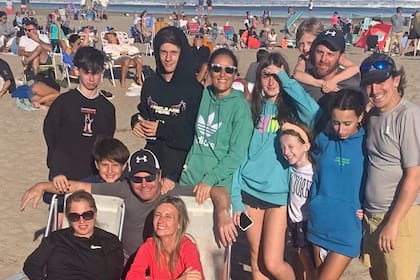 No es la primera vez que Romina comparte vacaciones con otras familias, pero nunca todos juntos bajo un mismo techo